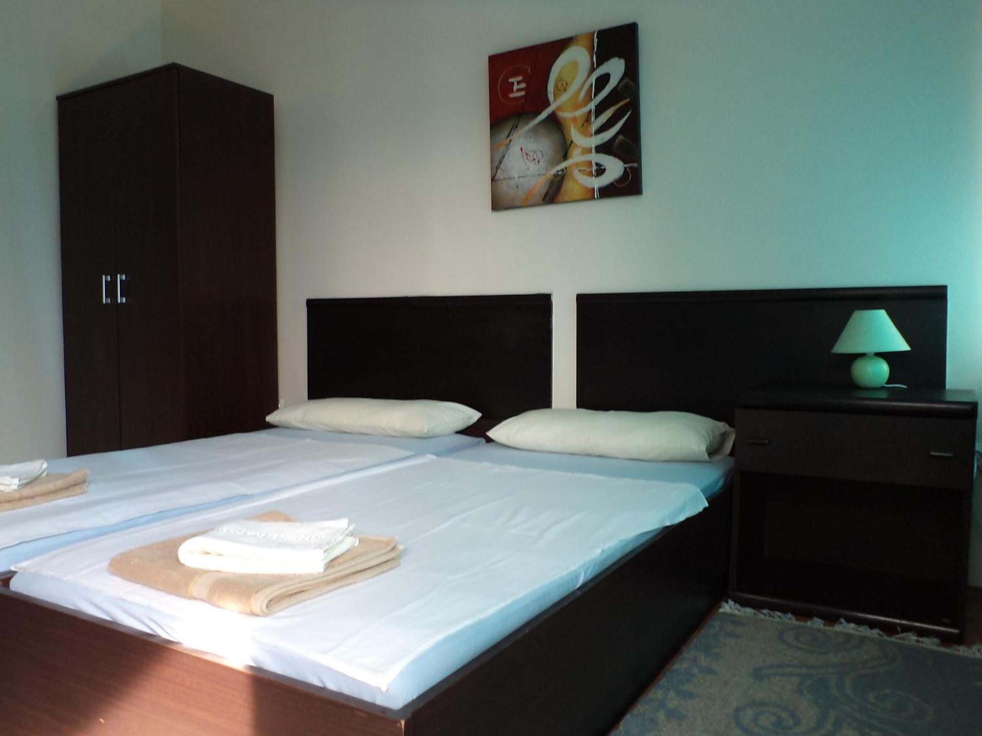 Motel Le Village Скоп'є Екстер'єр фото