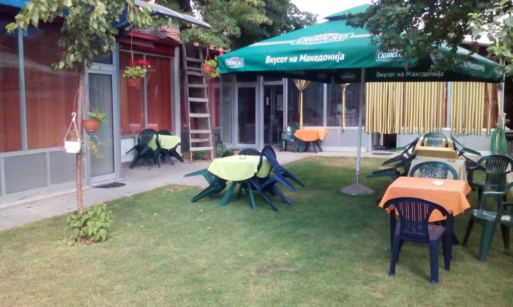 Motel Le Village Скоп'є Екстер'єр фото