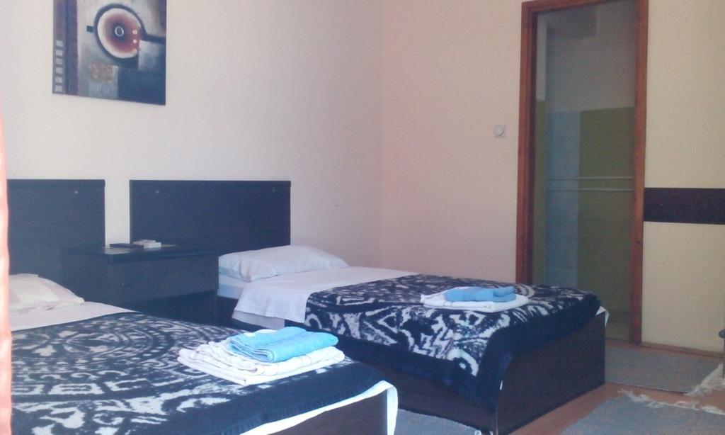 Motel Le Village Скоп'є Номер фото